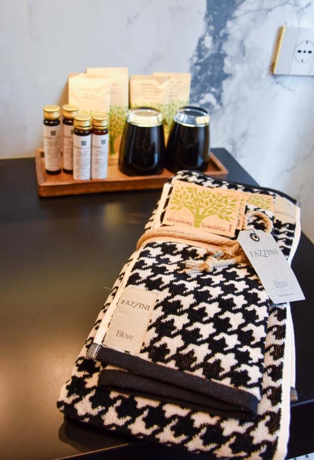 Nuova Cafe' Suite Salice Terme Dış mekan fotoğraf